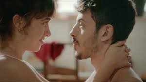 Lire la suite à propos de l’article «All eyes off me» (2021) 